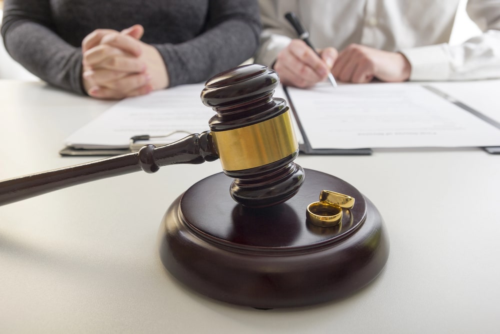 mistakes-to-avoid-when-hiring-divorce-attorney